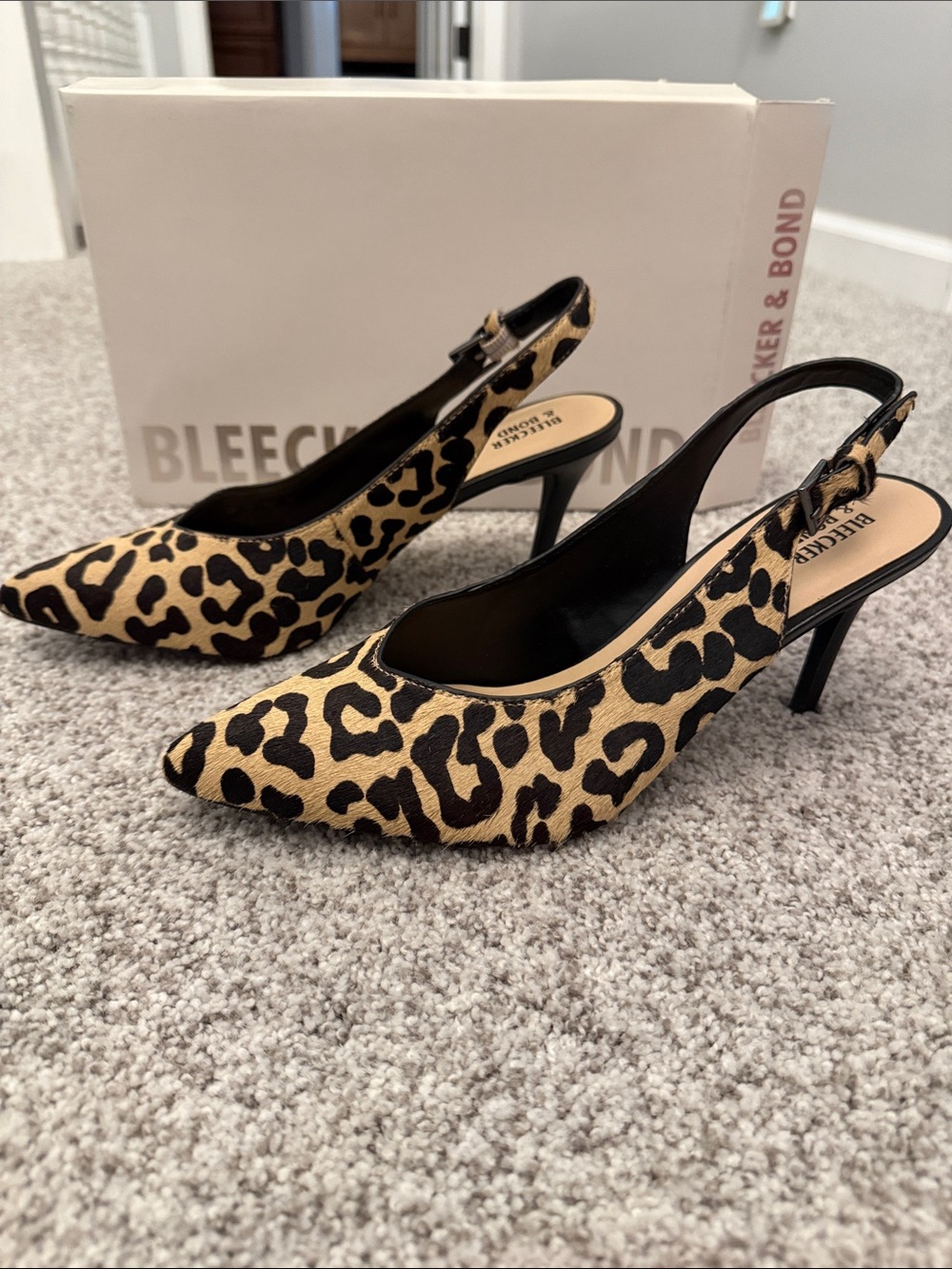 Leopard-Print Slingback Pumps in Tan/Black size 9
